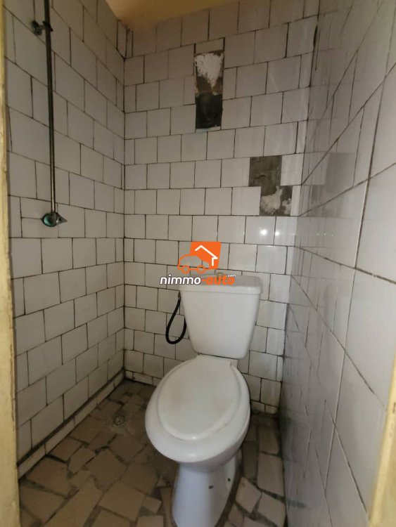 Chambre moderne sans cuisine à louer à Efoulan Club France