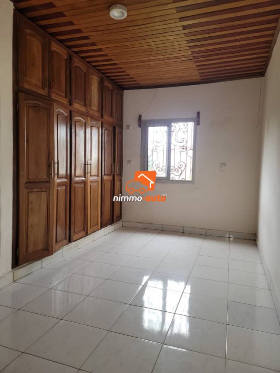 Incroyable appartement moderne à louer à Nsimeyong
