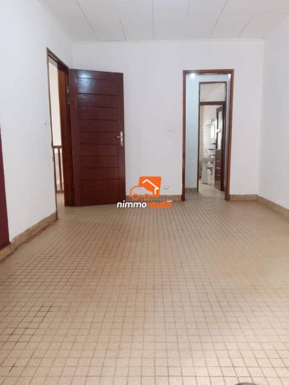 Très beau duplex à louer à Titi garage