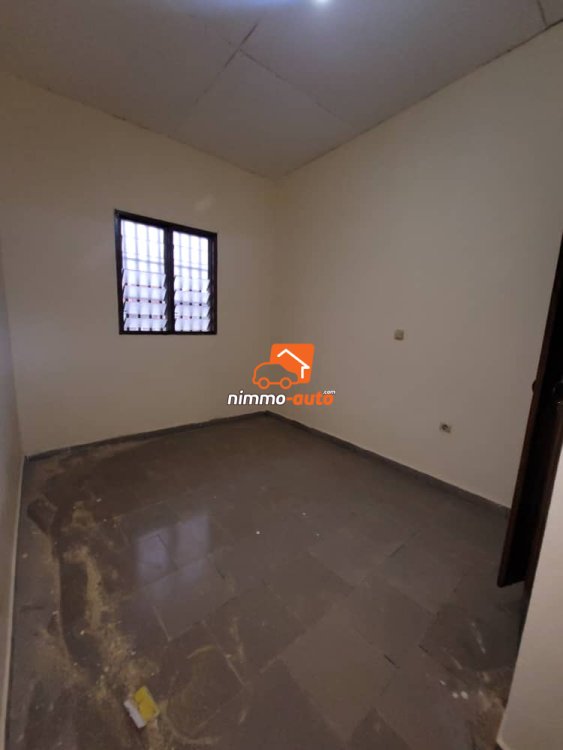 Studio moderne à louer à Shell Nsimeyong