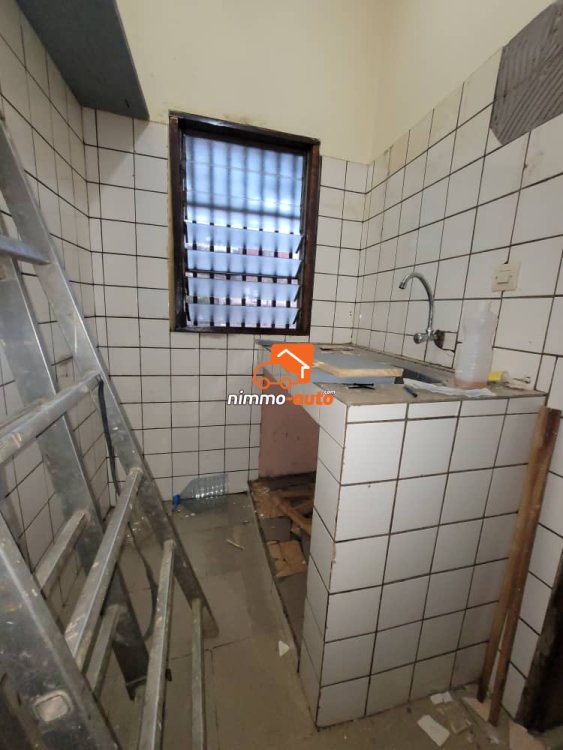 Studio moderne à louer à Shell Nsimeyong