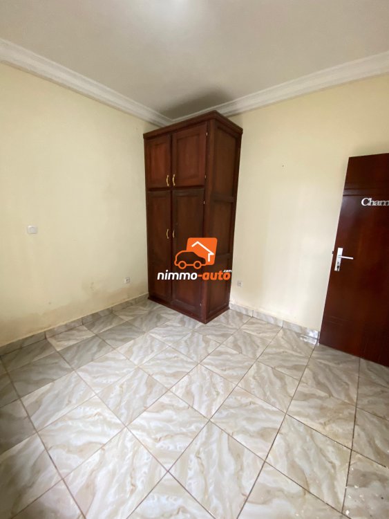 Studio haut standing à louer à Odza