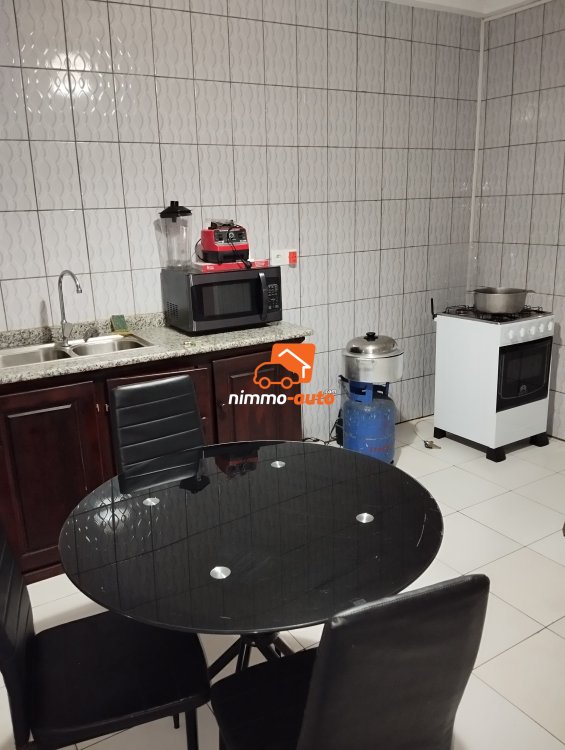 Appartement meublé très haut standing à louer à Mendong