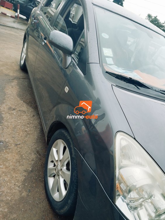 Corolla verso 7places à louer