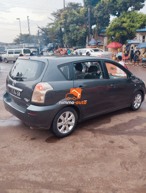 Corolla verso 7places à louer