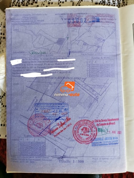 Terrain titré à caractère commercial à vendre bon prix