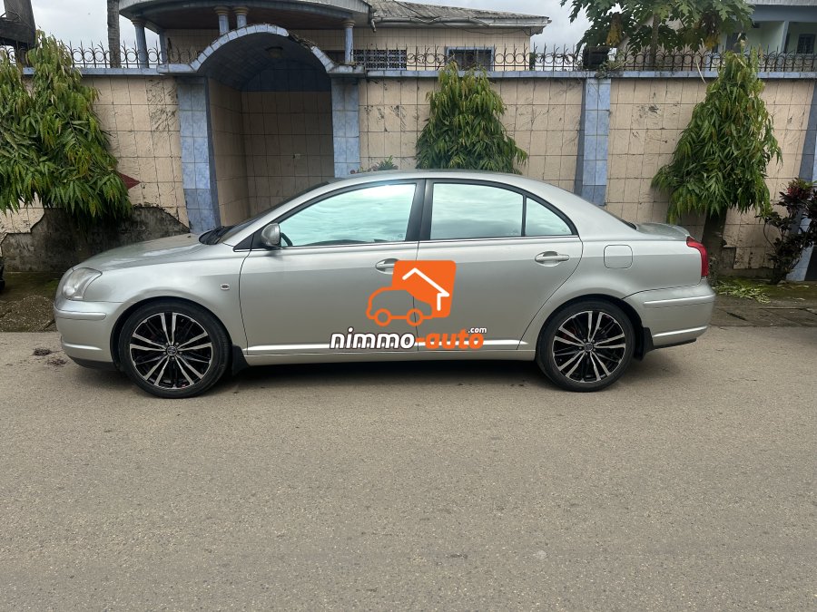 TOYOTA AVENSIS 2004 Manuel