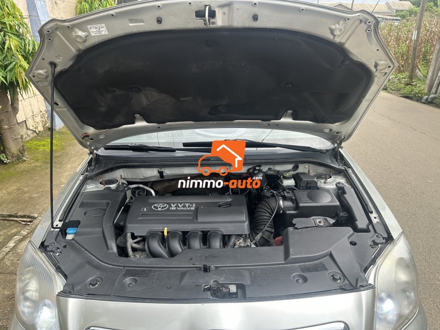 TOYOTA AVENSIS 2004 Manuel