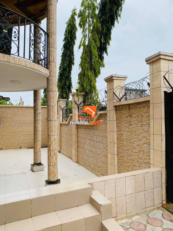 Somptueux duplex à vendre à Yassa
