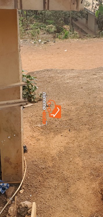 Terrain à vendre à Emana