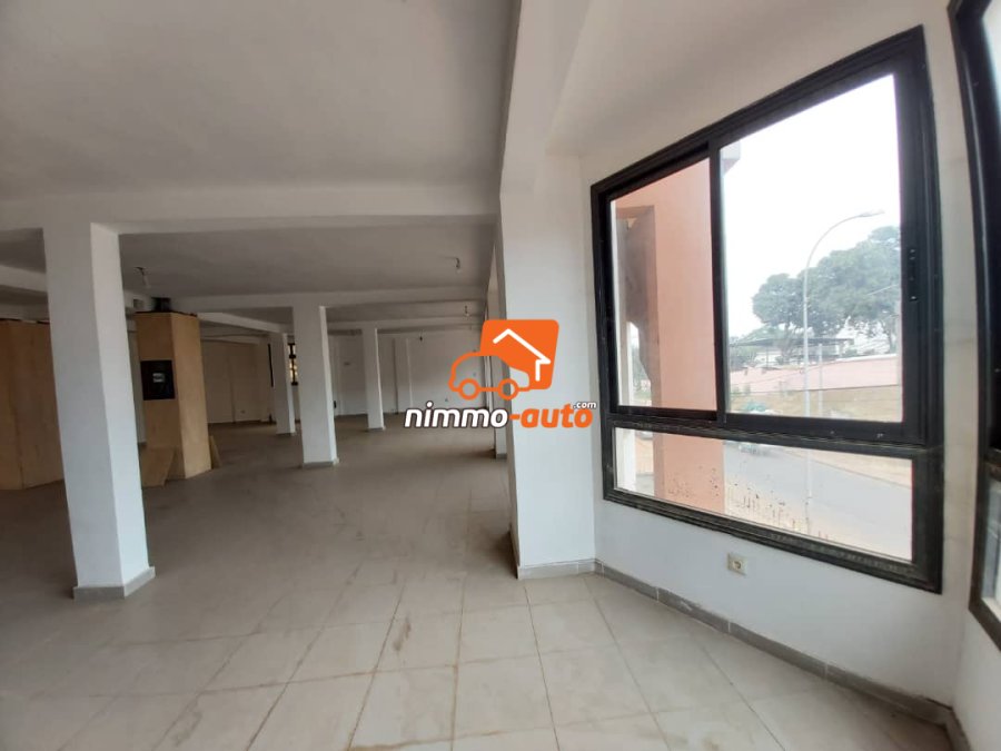 Très Grand Bureau Très Haut Standing à Melen