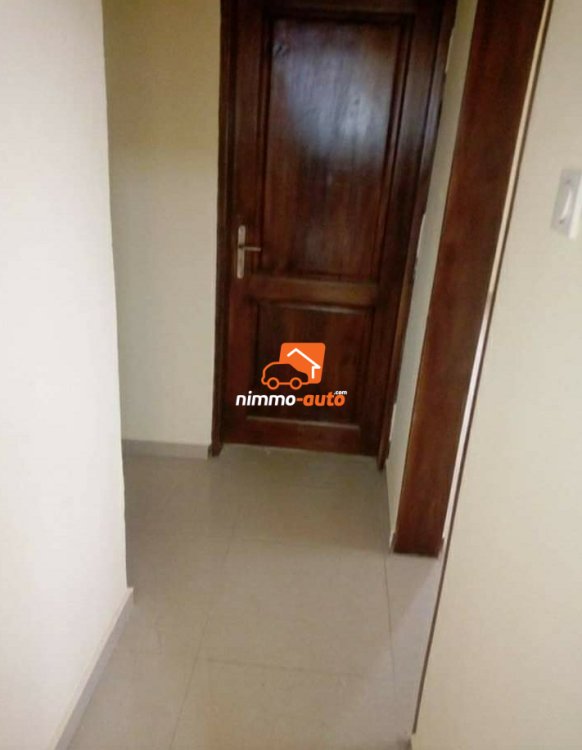 Appartement à louer à Ngousso