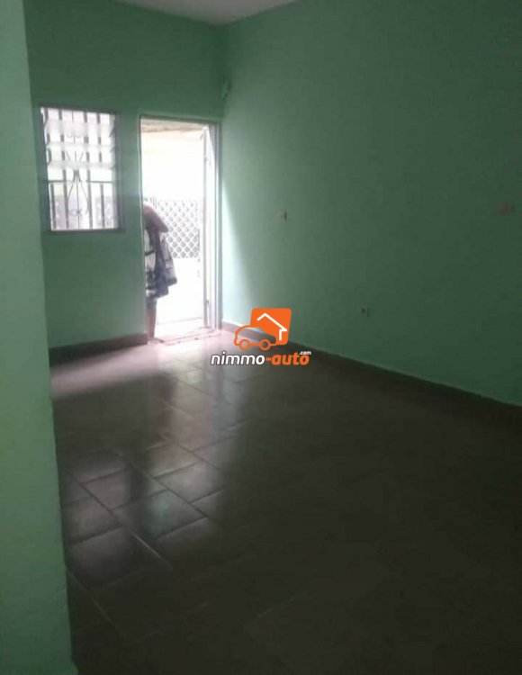 Supérette biyem assi