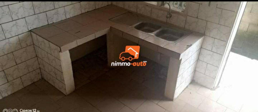 Appartement à louer à Awae escalier