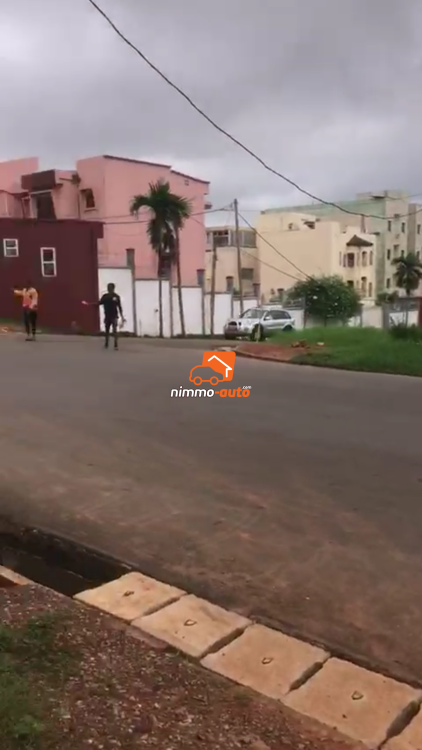 Terrain a vendre  a la nouvelle route omnisports