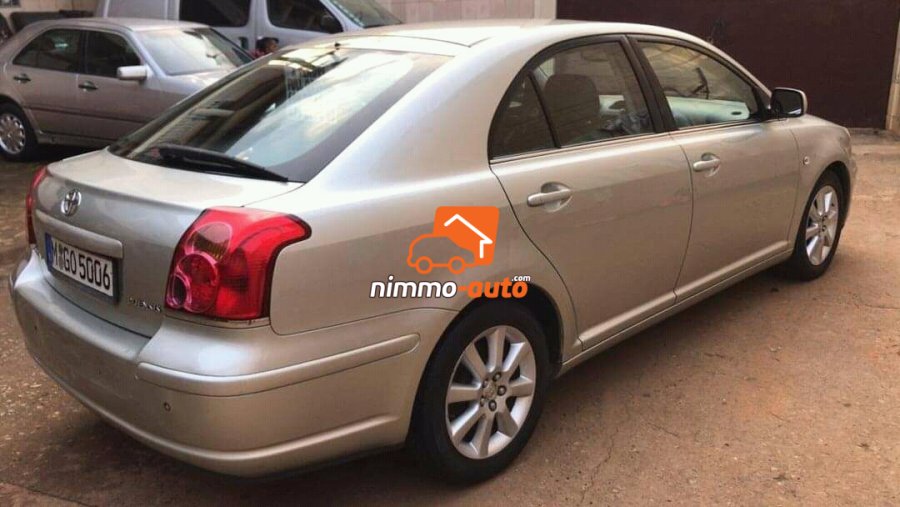 Toyota Avensis modèle 2004