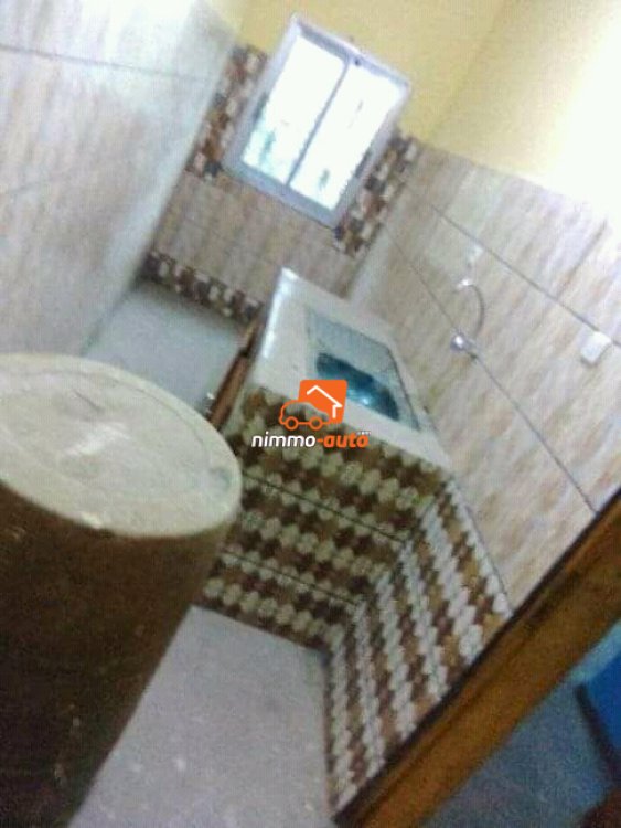 Studio moderne à louer à Odza