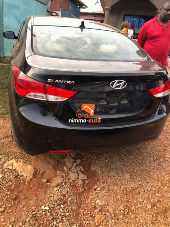 Véhicule Hyundai elantra