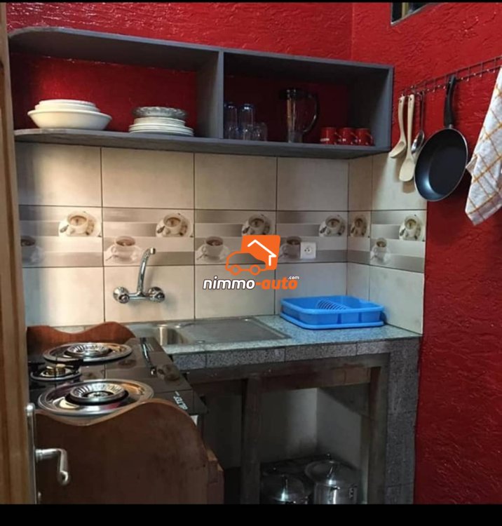 Studio meublé à louer à Yaoundé Efoulan