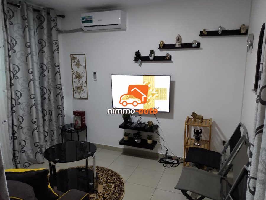 Studio meublé à louer à Douala (cité des palmiers)