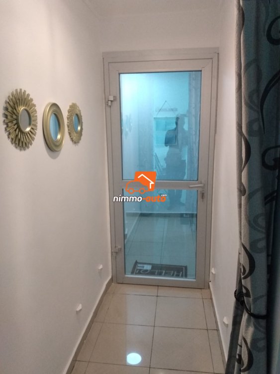 Studio meublé à louer à Douala (cité des palmiers)