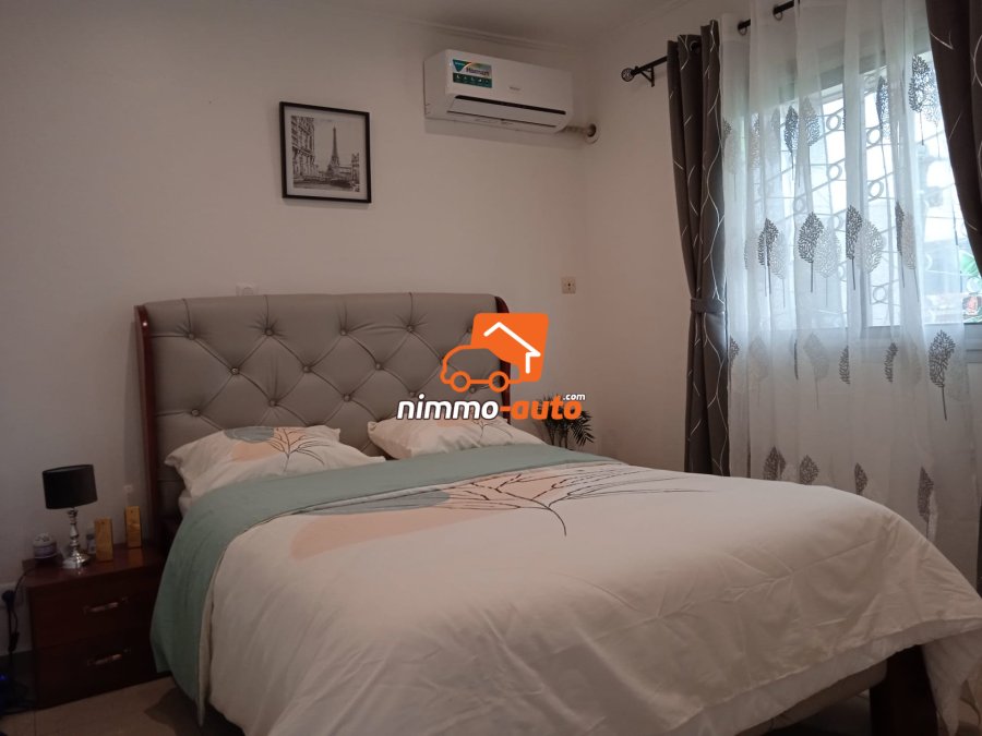 Studio meublé à louer à Douala (cité des palmiers)