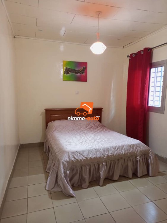 Studio meublé à louer à Biyem Assi