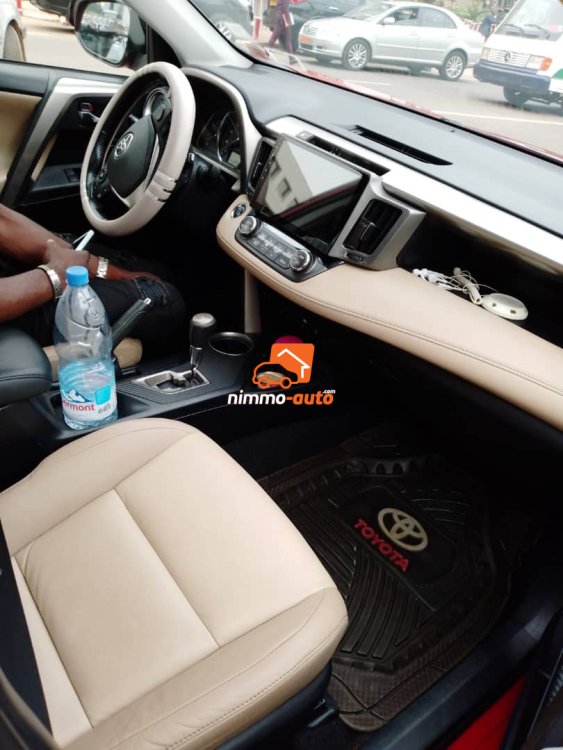 Rav4 2014 à louer à Yaoundé