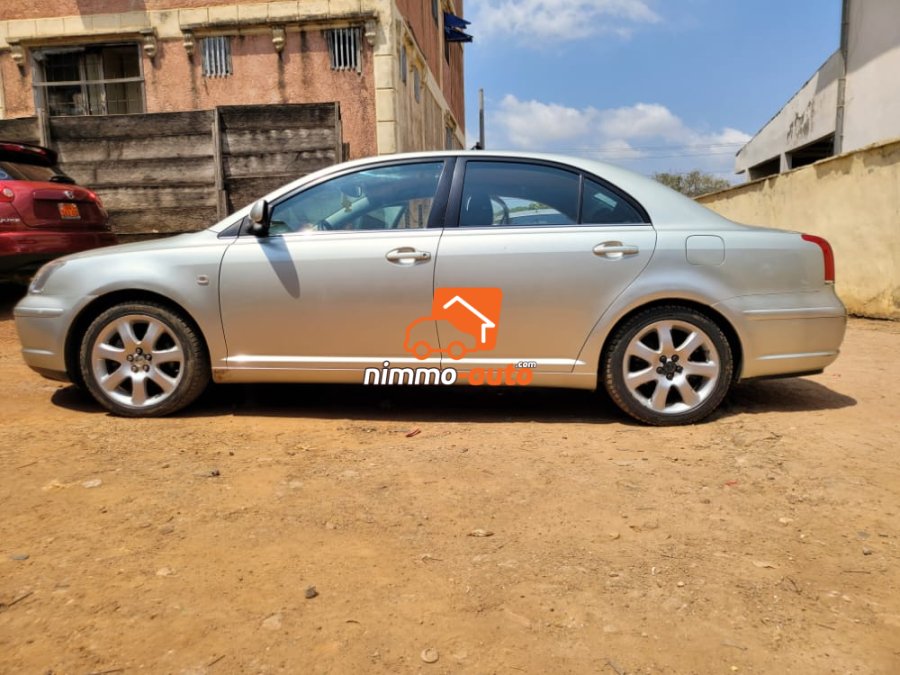 Avensis à vendre
