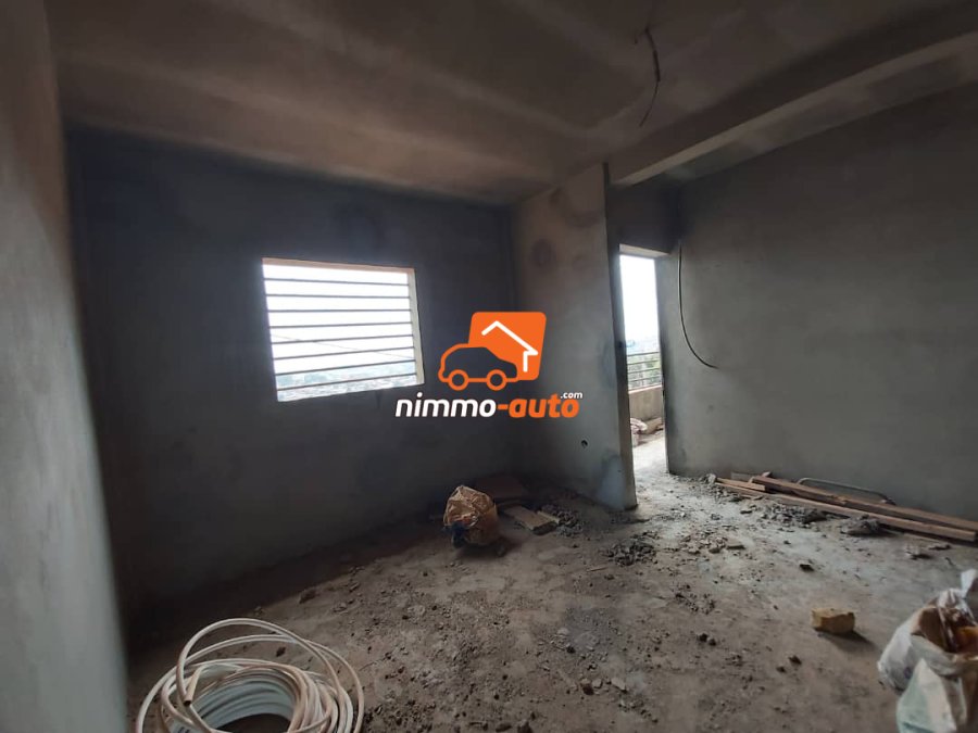 Appartement et Studio Moderne à Biyem-Assi en Route