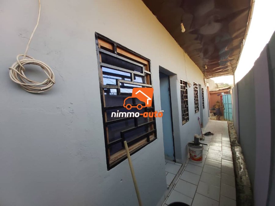 Très Beau Studio Moderne à louer à Biyem-Assi