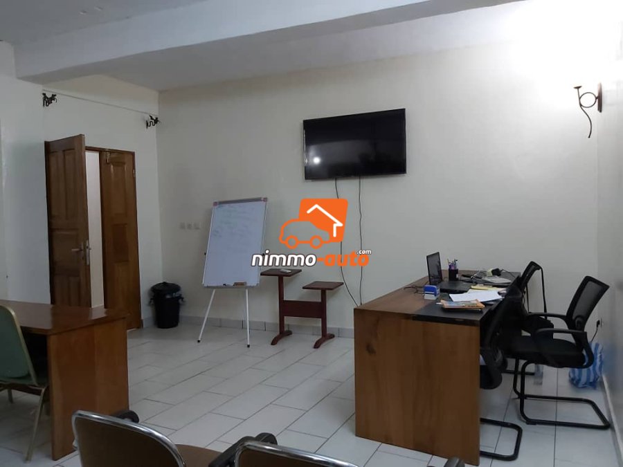 Bureaux & Salle de Réunion & CoWorking à louer