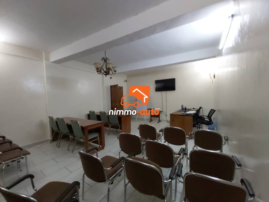 Bureaux & Salle de Réunion & CoWorking à louer