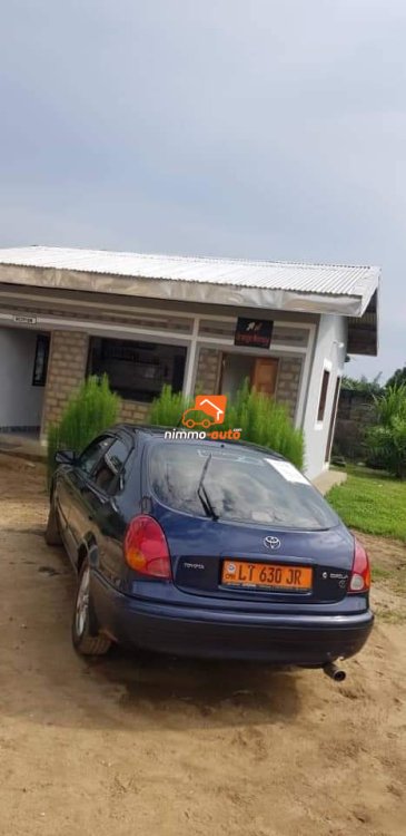 Véhicule en bon état pour course