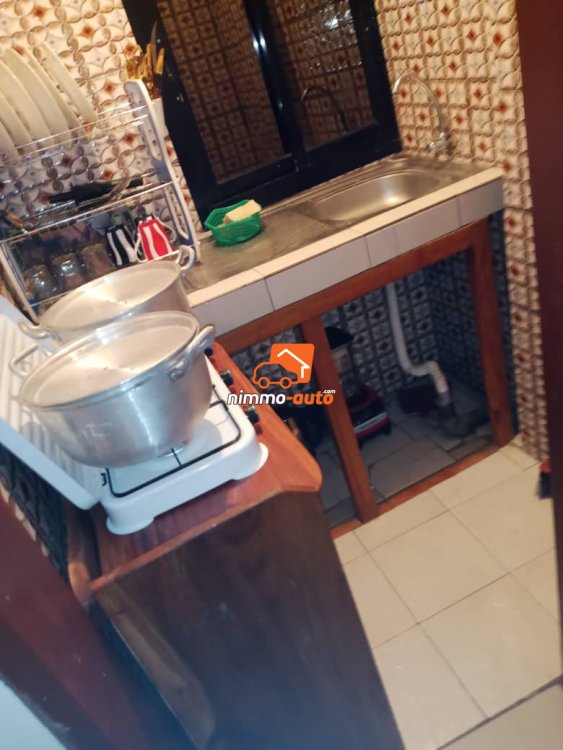 Studio meublé moins cher à louer à Efoulan