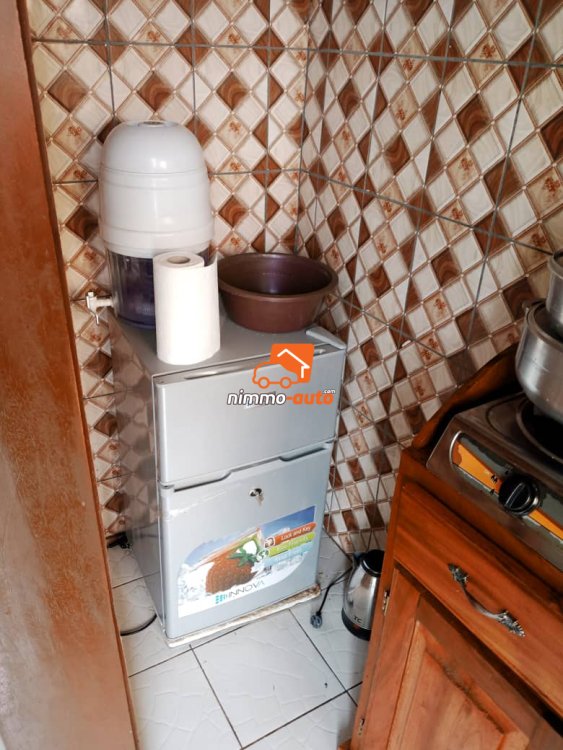 Studio meublé moins cher à louer à Efoulan