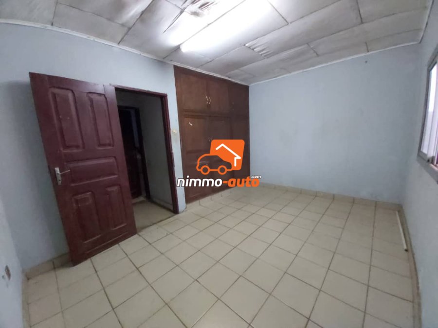 Grand Appartement Moderne en Bureau ou Habitation