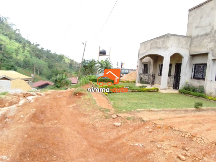 Terrain à vendre à Mbankolo
