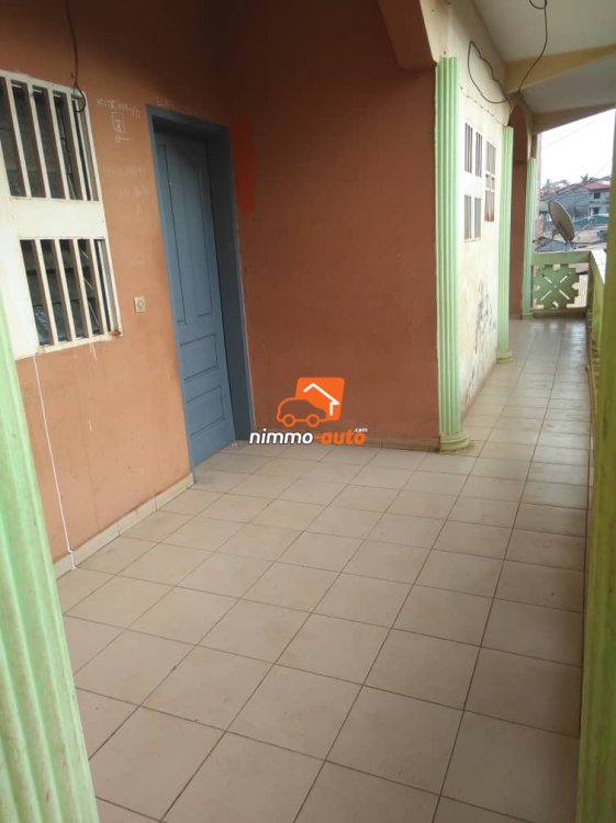 Studio à louer à Biyemassi (Superette)