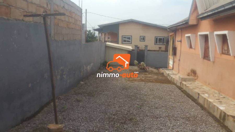 Jolie villa à louer à Ekoumdoum