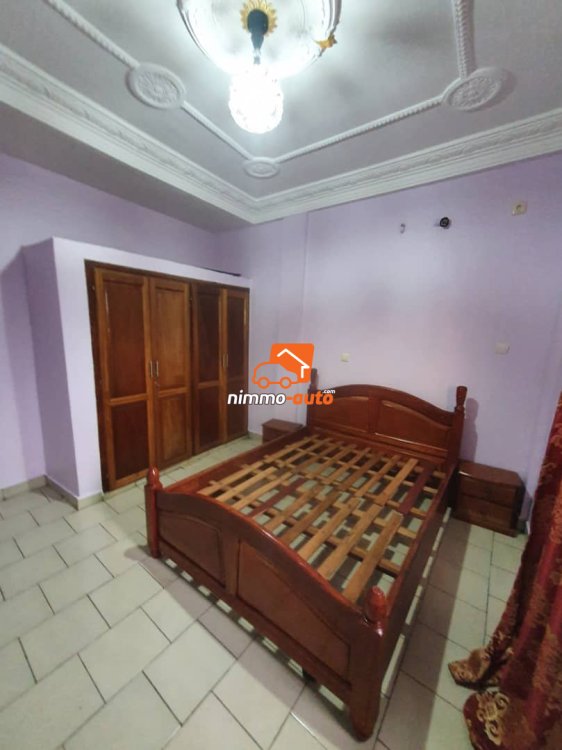 Appartement haut standing à louer à Efoulan pont