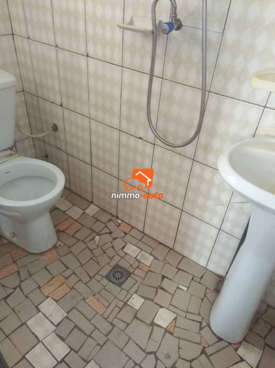 Studio moderne à louer à Biyemassi Superette