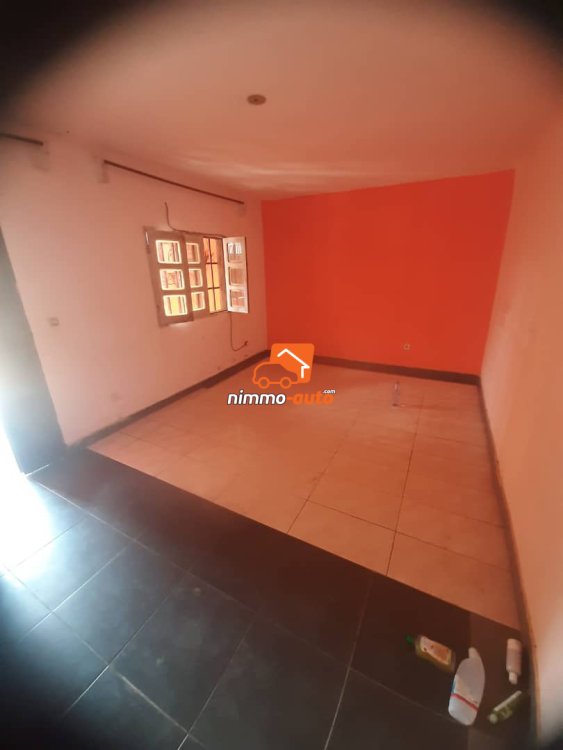 Grand studio moderne à louer à Jouvence