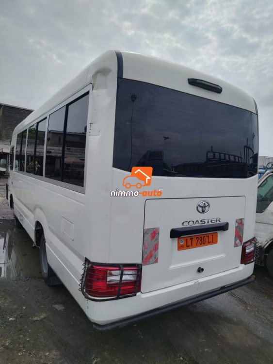 Coaster climatisé dernière génération 35 places à louer