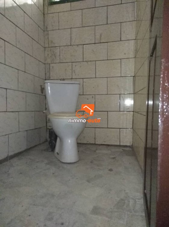 Studio moderne à Biyemassi maison blanche