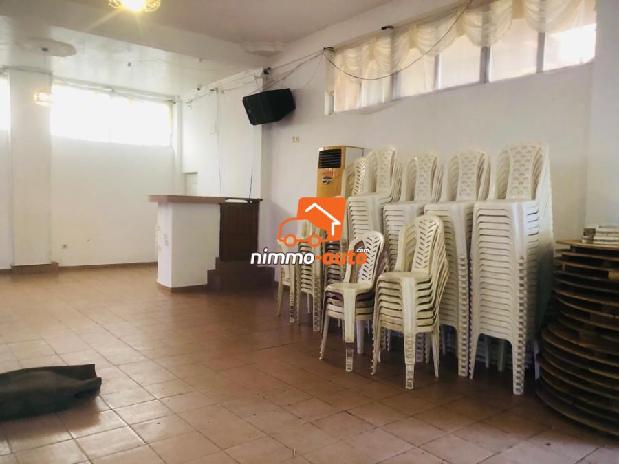 Salle de fête à 450 places à louer à Kotto