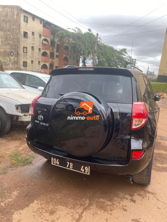 RAV 4 de luxe à louer