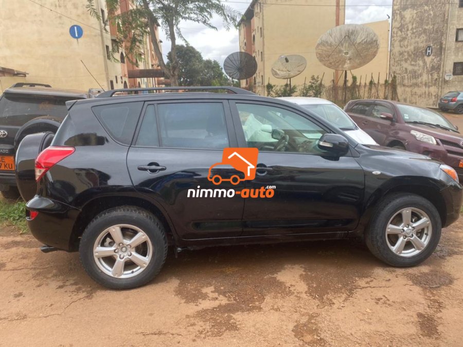 RAV 4 de luxe à louer