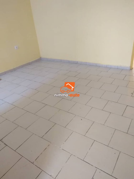 Vaste studio moderne nouvellement connstruit à Simbock