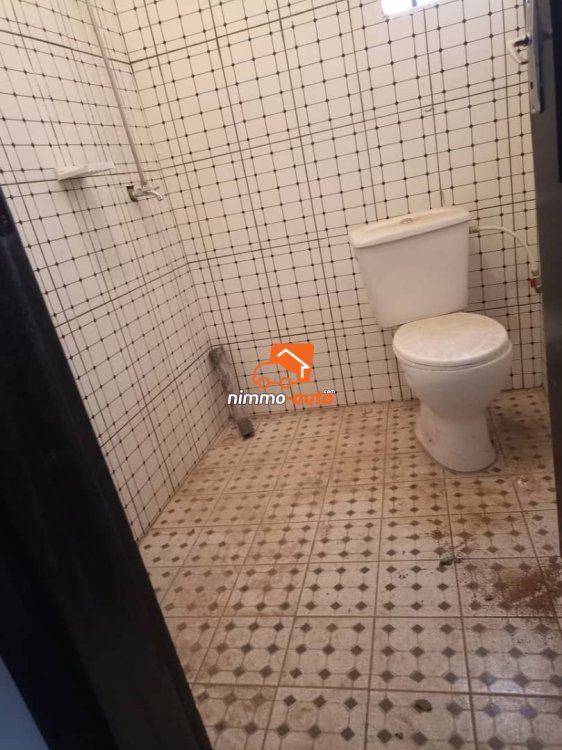 Immeuble de plusieurs studios nouvellements construits à Awae/carrière